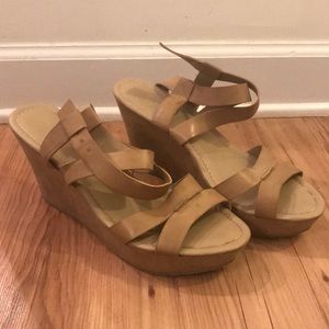 Womens Wedges. Size 10. Tan